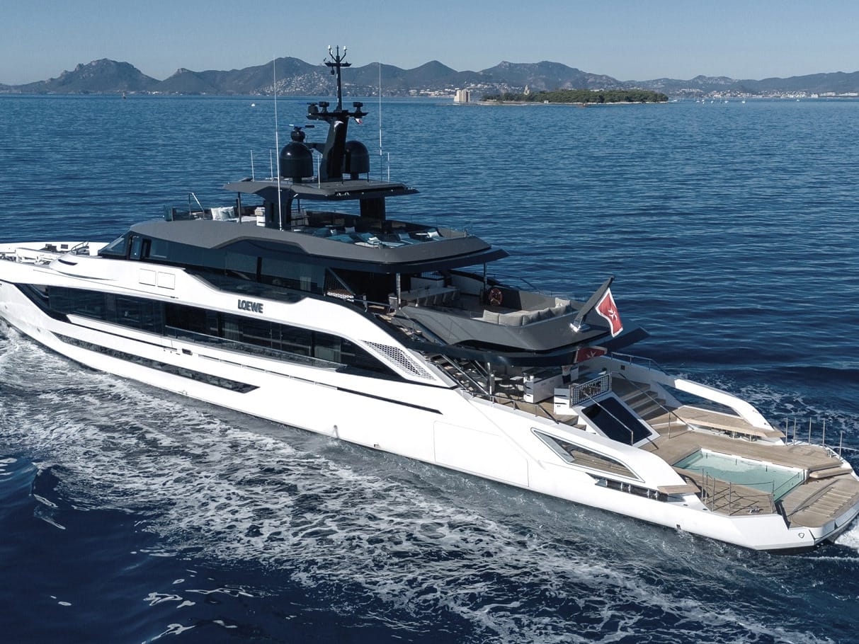 LOEWE, 55m Tankoa T55 Sportiva, exterior